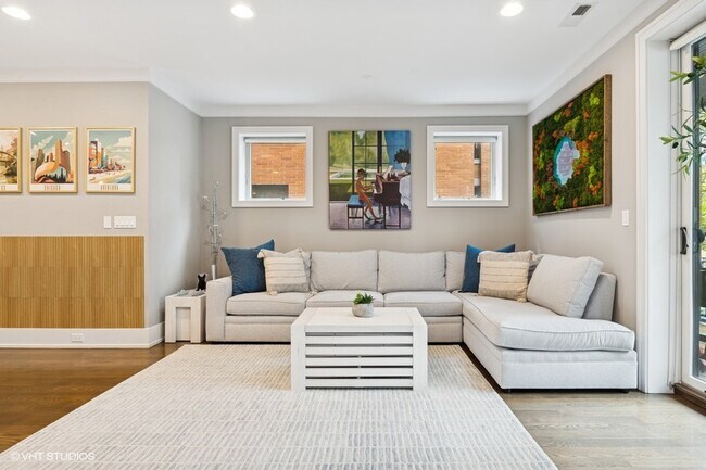 Photo - 637 W Melrose St Unidad 2