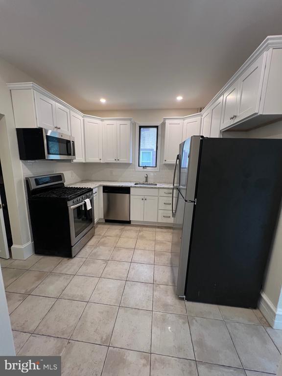 143 E Moreland Ave