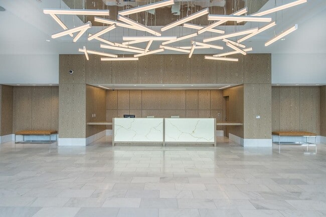 Photo - 9 Ave at Port Imperial Unidad 925