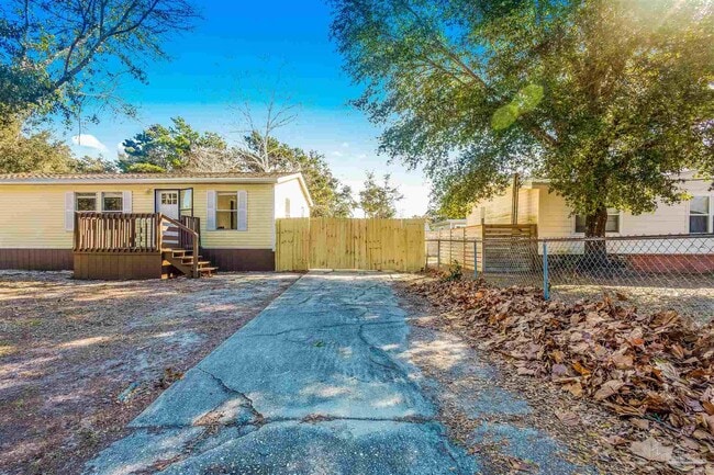 Photo - 211 Evergreen Dr