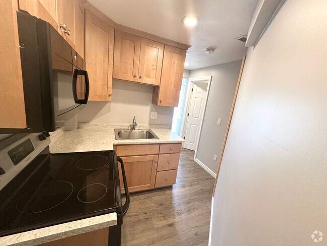 Building Photo - 4 Bedroom/3.5 Bathroom Lehi Rental
