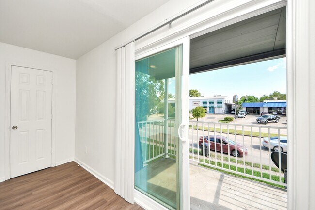 Photo - 12068 Beechnut St Unidad C