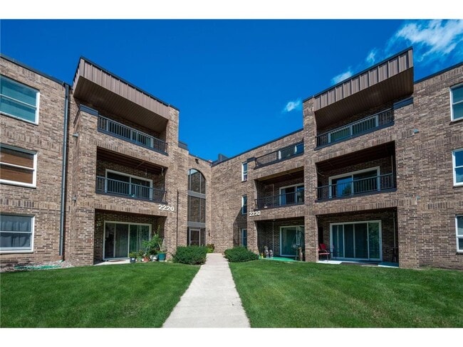 Photo - 2220 Midland Grove Rd Unit 302