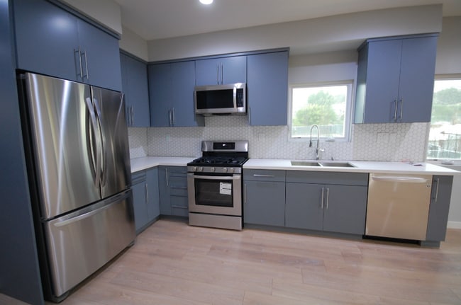 Photo - 648 N Serrano Ave