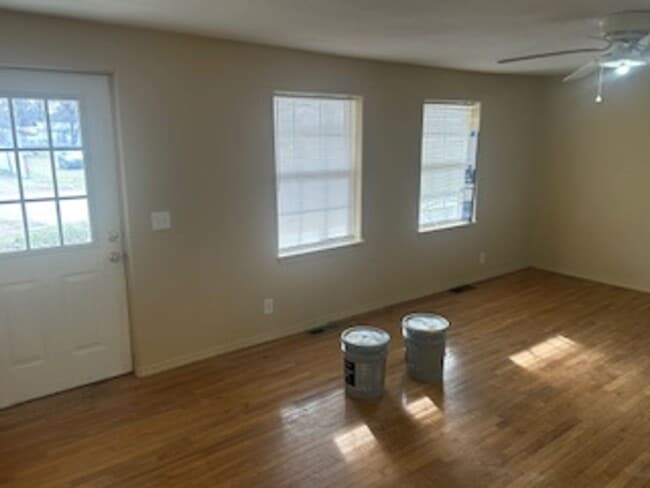 Photo - 3 bedroom, 1 bath house (pictures coming soon)