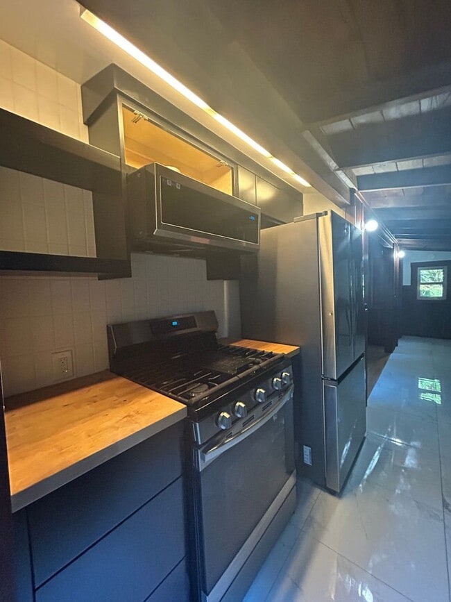 Photo - 164 Mahogany Way