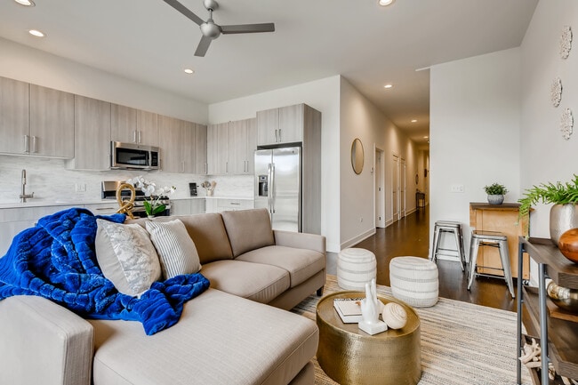 Photo - 2351 W North Ave