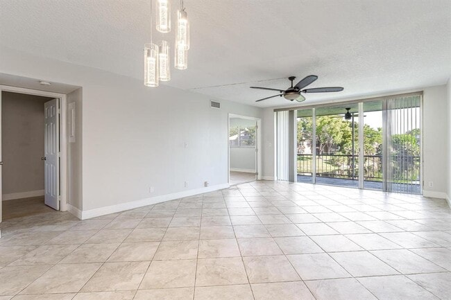 Photo - 2850 Forest Hills Blvd Condo