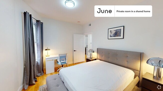 Building Photo - Private bedroom in 4 bed/2 bath Home