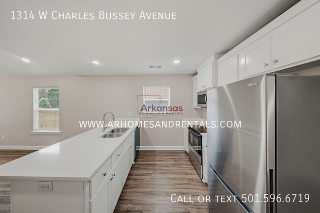 1314 W Charles Bussey Ave