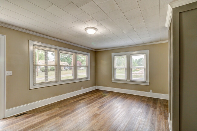 Photo - 207 Ramsey St