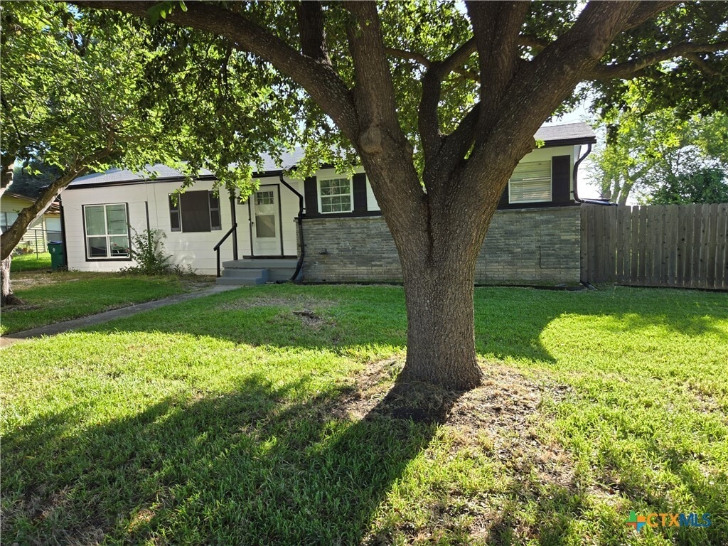 Photo - 906 Debus Dr