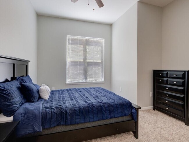 Photo - 10828 Champion Forest Loop Unidad 4072