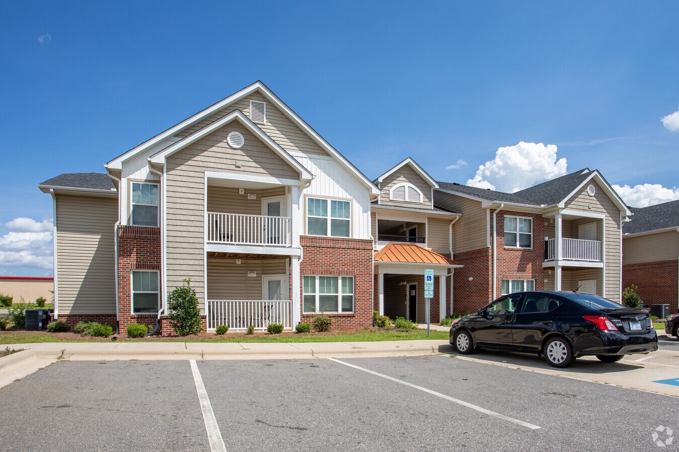 Photo - McArthur Park Apartments