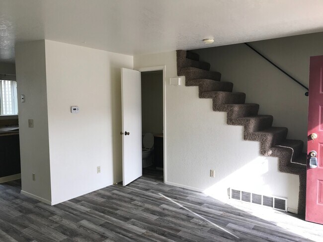 1224 S Juniper St Unit 102