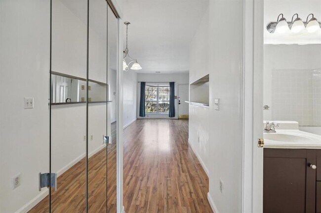 Photo - 99 Cottonwood St