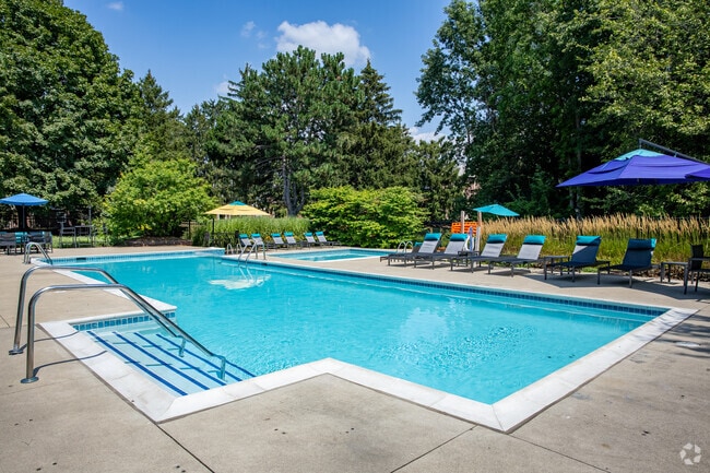 Pool - Fairlane Meadow Apartments and Townhomes