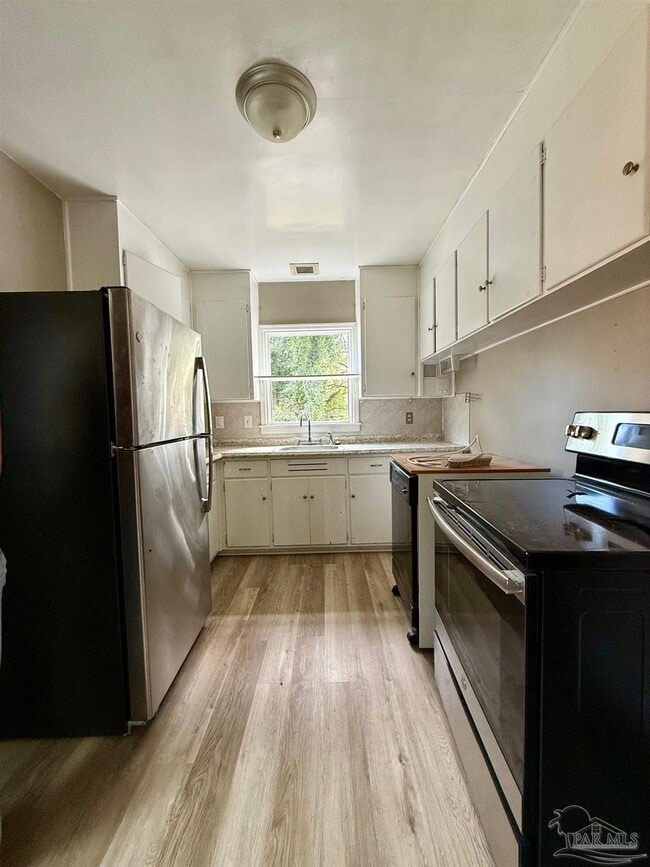 Photo - 227 Willow St