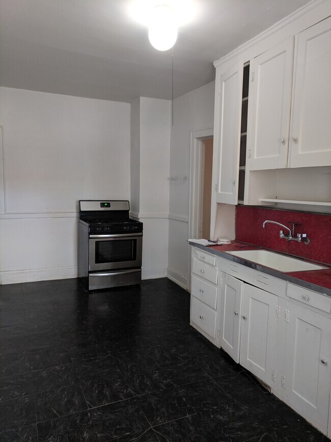 Photo - 13386 Madison Ave Apartments Unit 6
