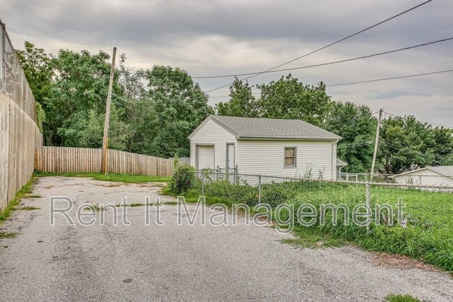 Photo - 1823 S 60th St