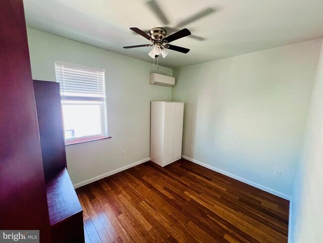 Building Photo - 1926 S 7th St Unit 3