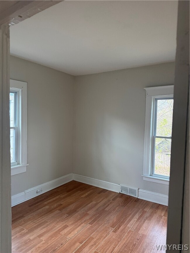 Photo - 238 Oxford Ave