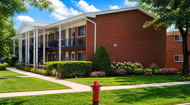 Building Photo - 323 N Princeton Ave Unit 8