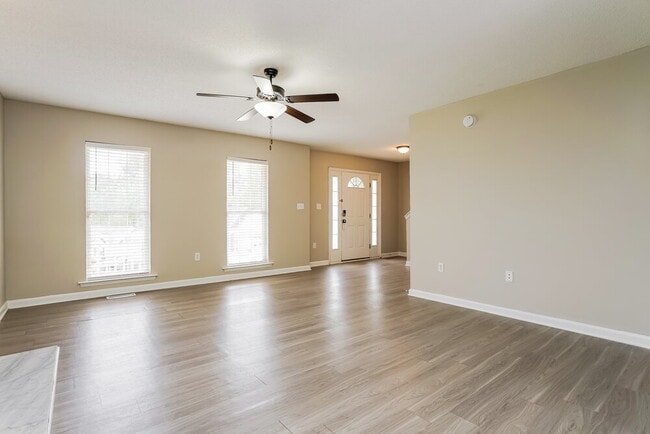 Photo - 128 Pondfield Ct