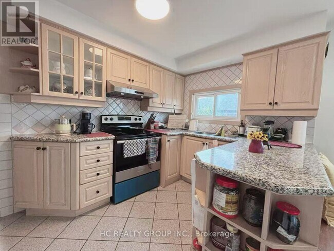 Photo - 983 Old Cummer Ave