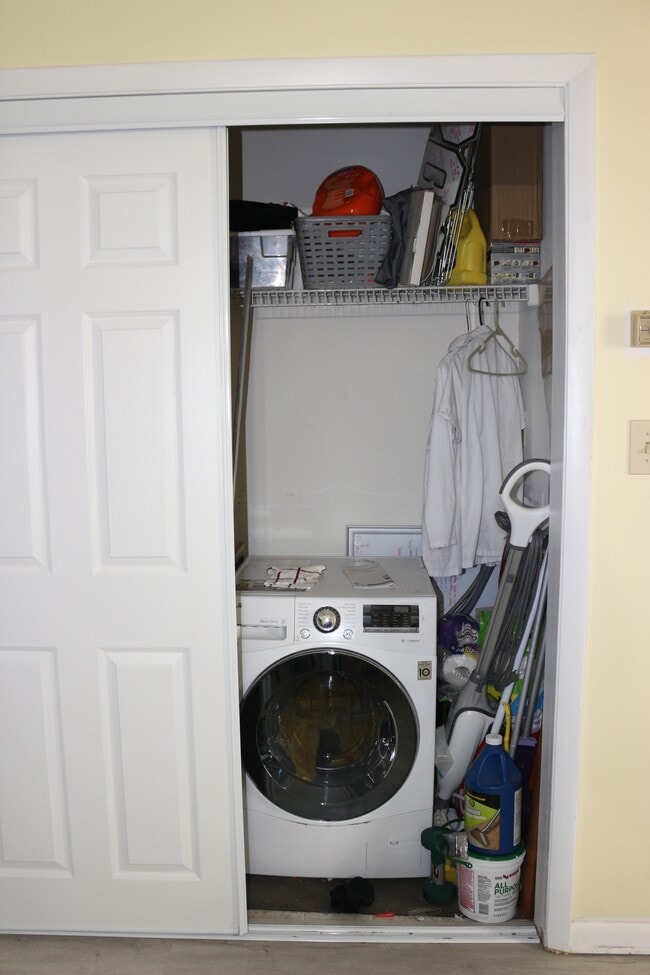 Washer/dryer unti - 63 Riverchase Dr
