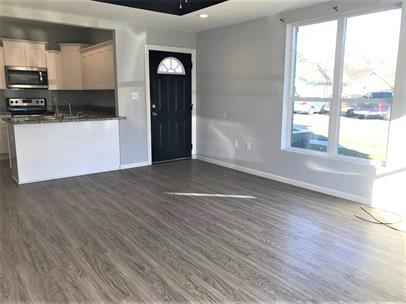 Photo - 3703 Common St