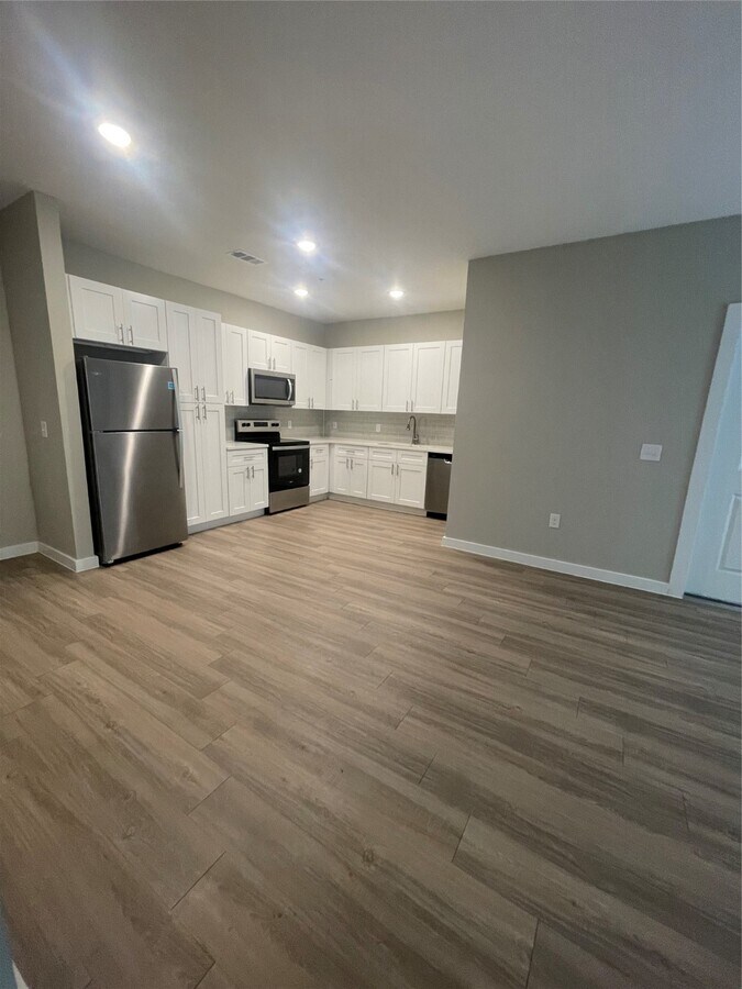 Photo - 20525 Ella Blvd Unidad 3305 Rental
