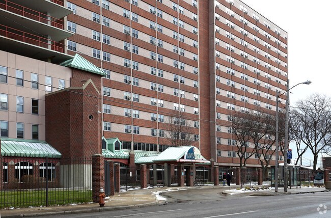 Photo - Riverview Tower