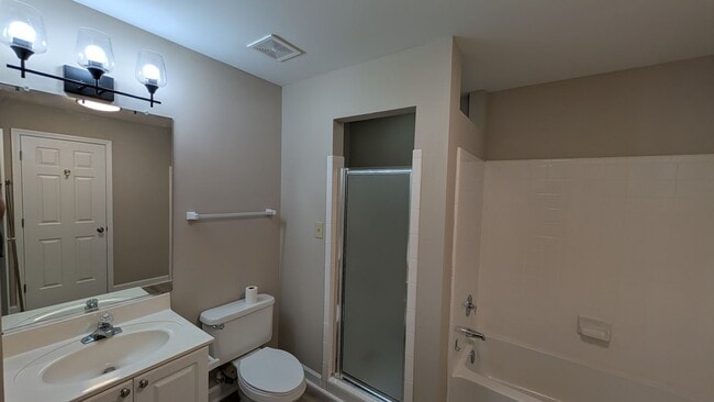 Photo - Three Bedroom Waterfront Condo Mooresville