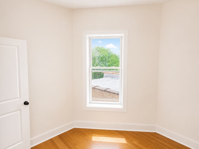 1439 E 66th Pl Unit 3W