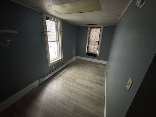 115 E 4th St