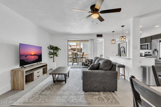 Photo - 9270 E Mission Ln Unidad 219