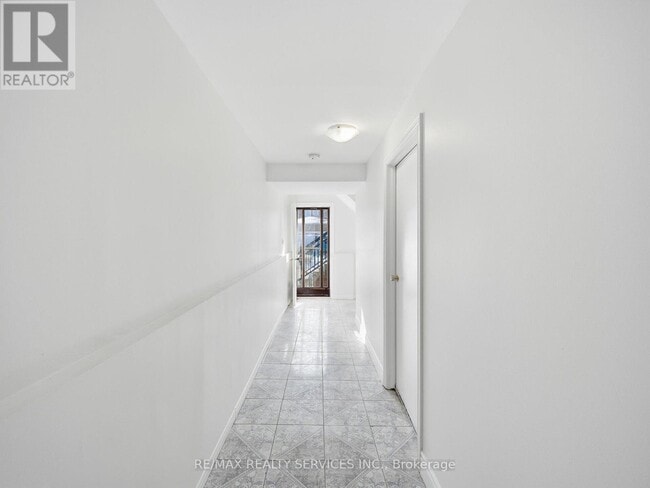 Photo - 8 Deerpark Crescent