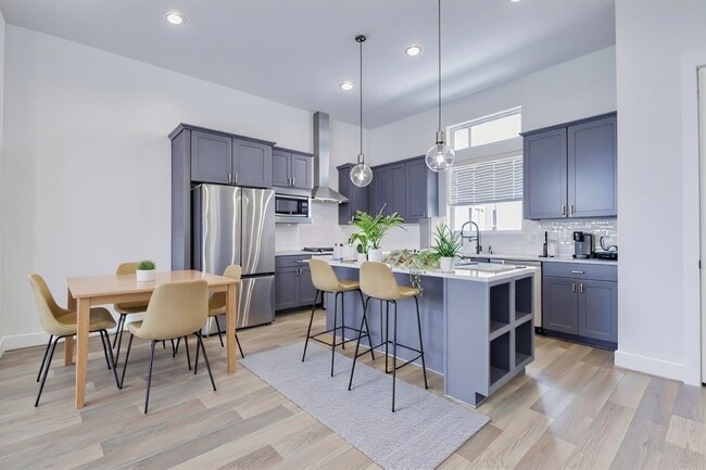 Photo - 334 Eastwood St