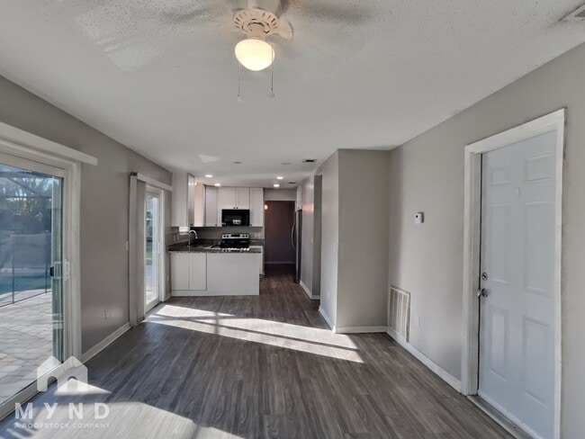 Photo - 3833 Landlubber St