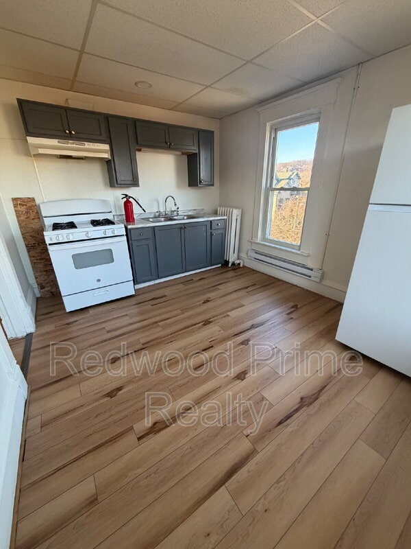 Photo - 2901 Maple Ave