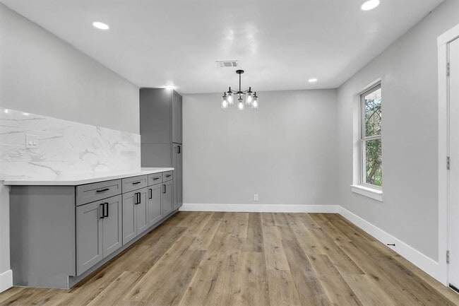 Building Photo - 7609 St Lo Rd