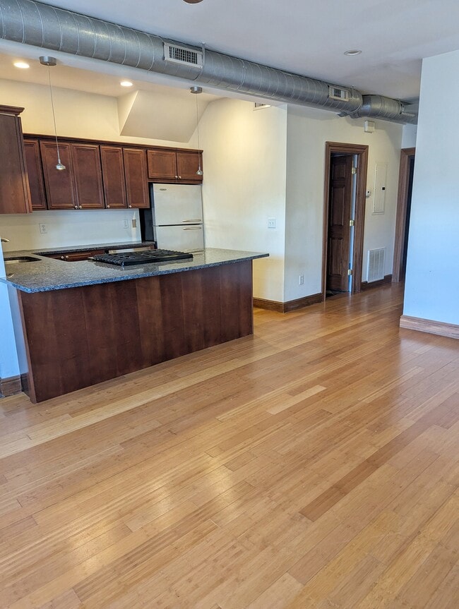 Building Photo - 176 Hillside St Unit 1