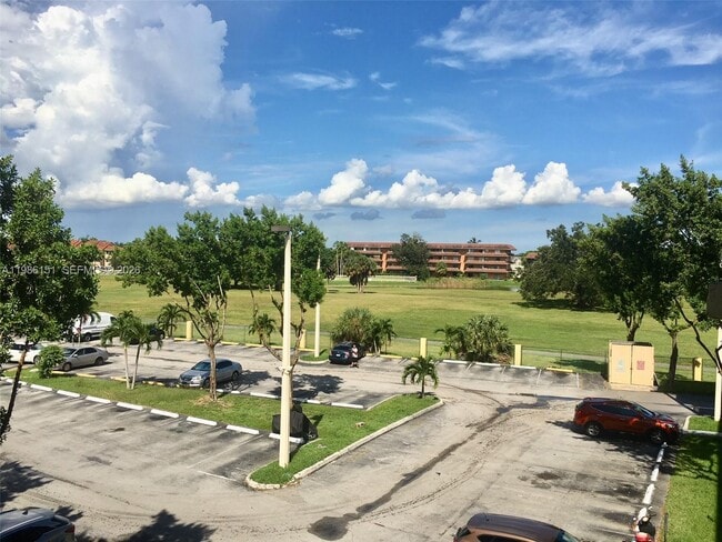 Photo - 6930 NW 179th St Unit 307-8