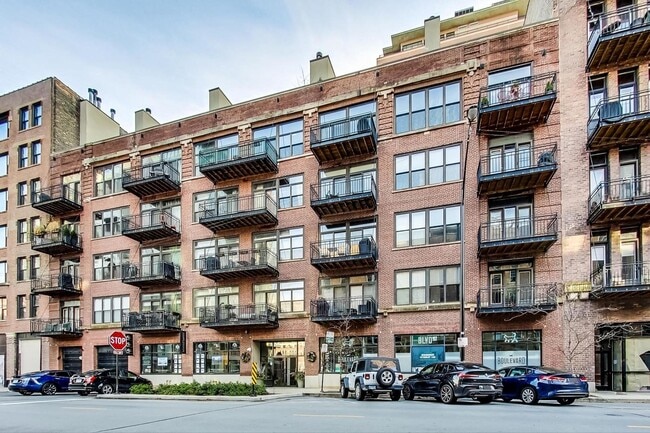 Building Photo - 375 W Erie St Unit 520