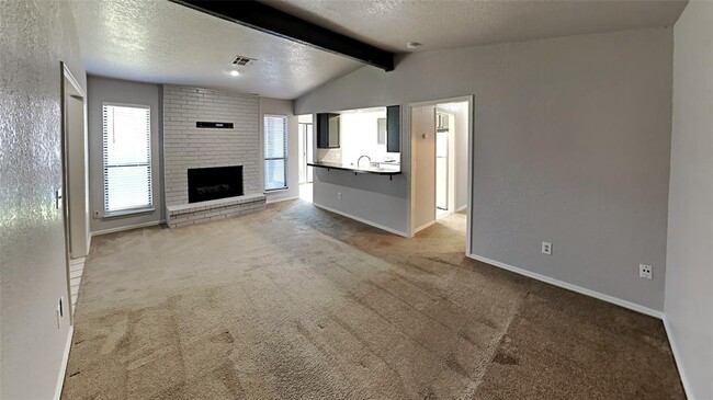 1012 Dustin Dr