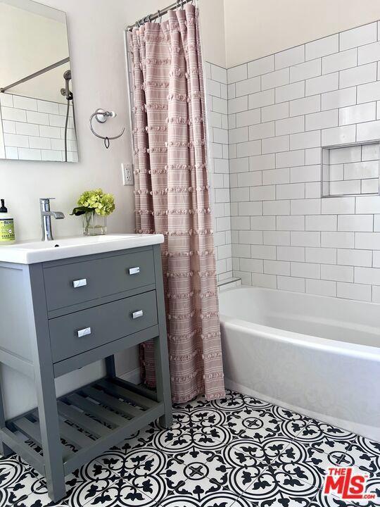 374 S La Jolla Ave House House Rental in Los Angeles, CA