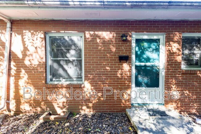 Photo - 207-1 Leftwich St