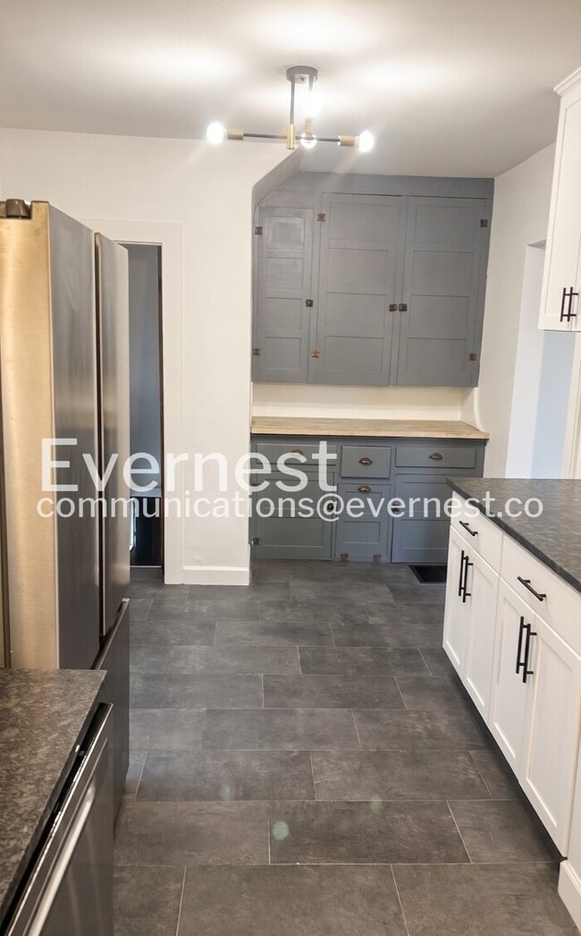 Photo - 2730 Elliott Ave