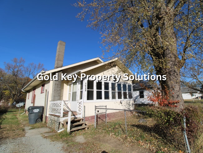 Photo - Open Floor Plan 2 BR 1 BA House with Sun P...